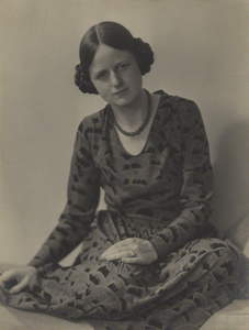 Robinson, Joan Violet